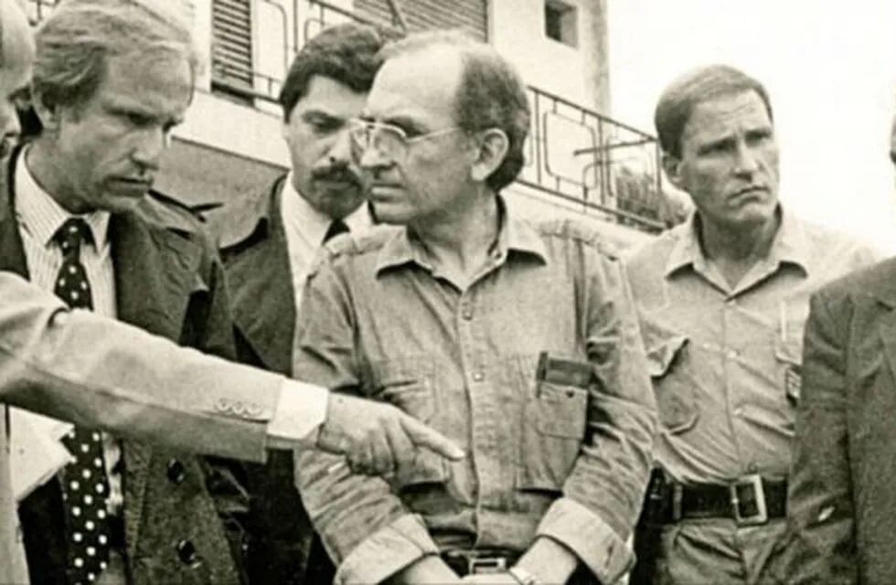 La imagen que muestra a Alberto Fernández detrás de Guillermo Fernández Laborde, uno de los integrantes del clan Puccio.