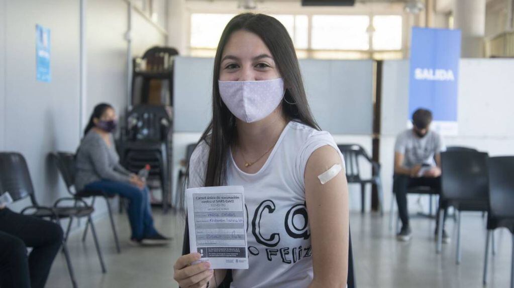 Avanza la vacunación contra el coronavirus en Rosario. (Guillermo Fernández)