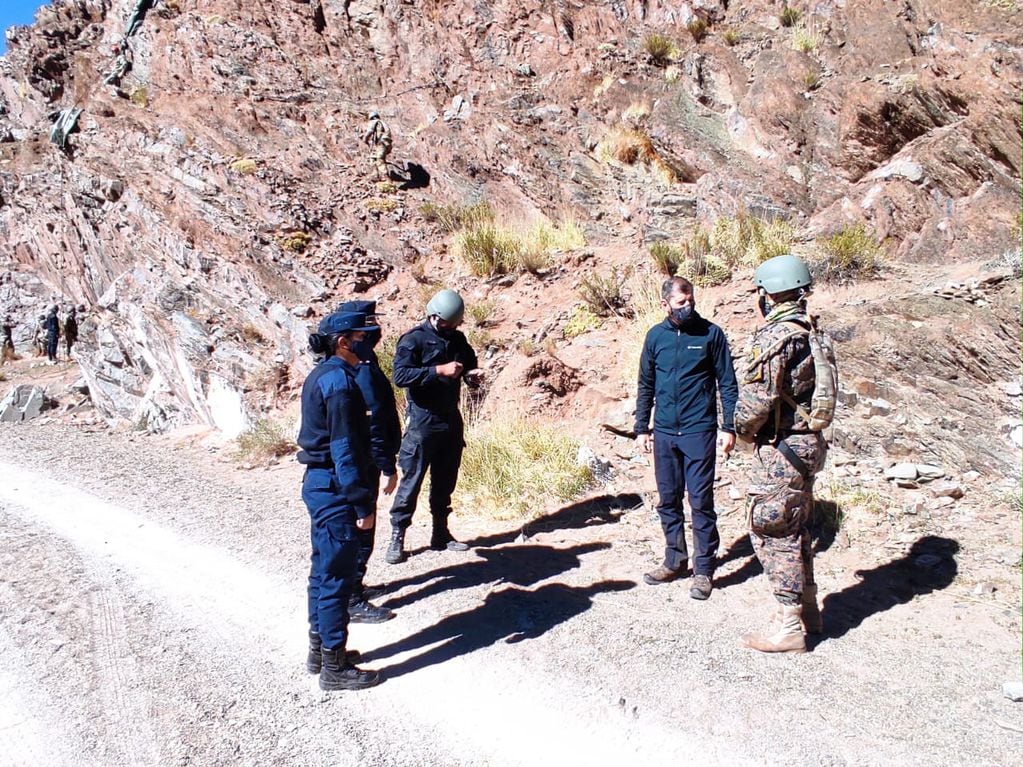 Policías de Salta se capacitan para operaciones especiales en alta montaña
