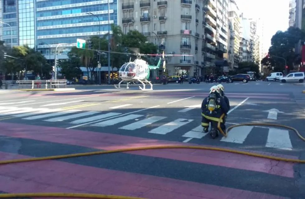 Accidente 9 de Julio y Avenida Santa Fe (Twitter)