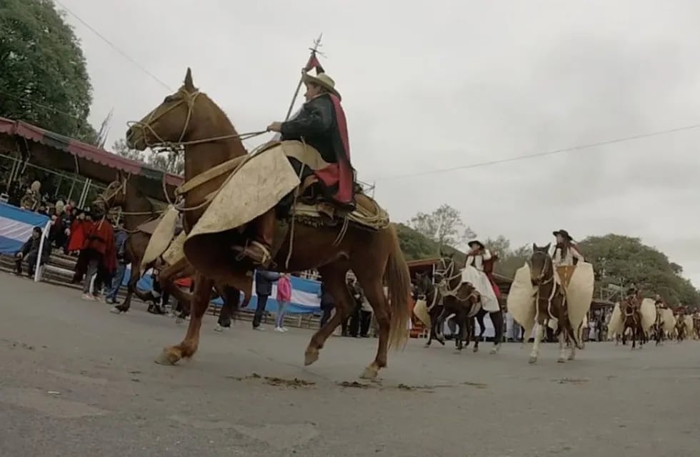 Gauchos durante el desfile de Güemes 2019. (VíaSalta)