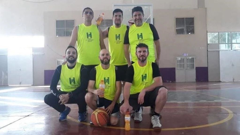 Torneo Interhospitalario en Mendoza. El equipo de básquet del Hospital Pereyra.