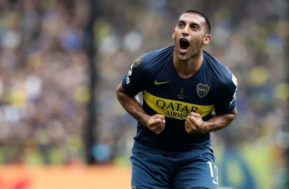 TOPSHOT - Boca Juniors' Ramon Abila celebrates after scoring against River Plate, during their first leg match of the all-Argentine Copa Libertadores final, at La Bombonera stadium in Buenos Aires, on November 11, 2018. (Photo by ALEJANDRO PAGNI / AFP) cancha boca juniors  futbol copa libertadores 2018 partido final futbol copa libertadores primer partido final futbolistas boca juniors river plate