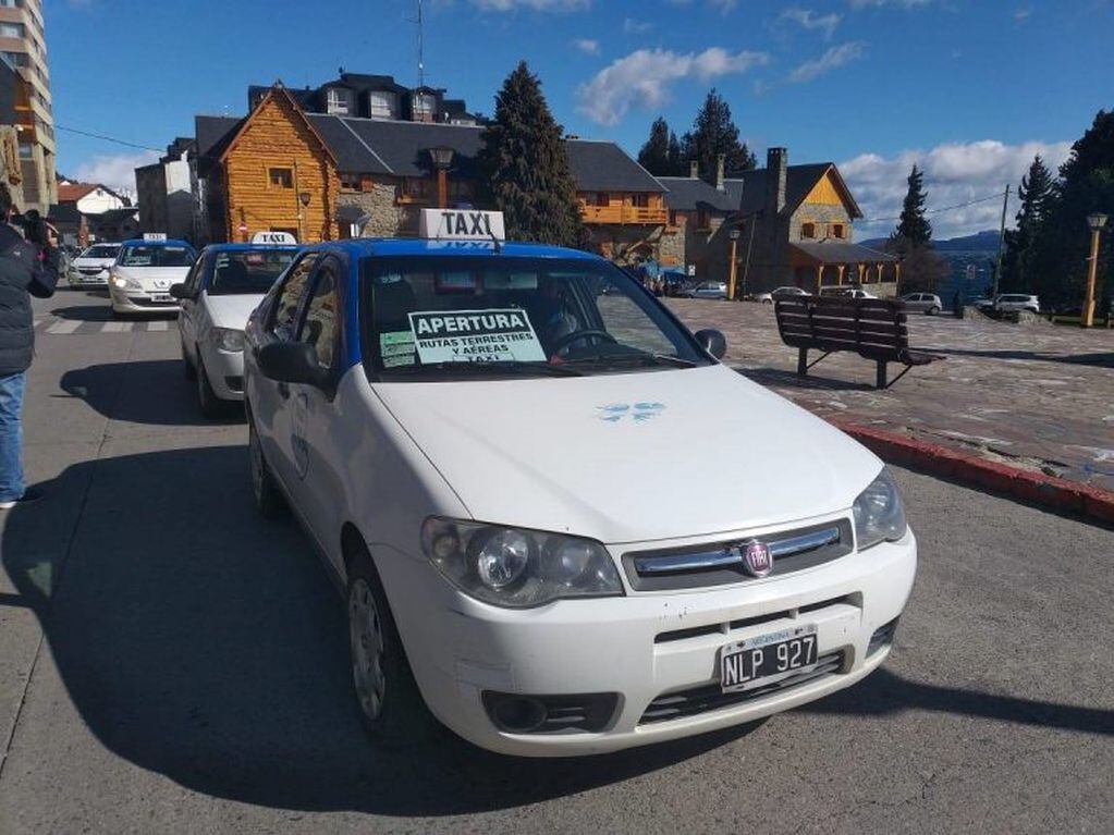 Protestas de taxistas en San Carlos de Bariloche (ElCordillerano).