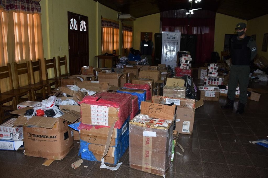 Secuestraron contrabando de cigarrillos, zapatillas y elementos electrónicos. Gendarmería Nacional