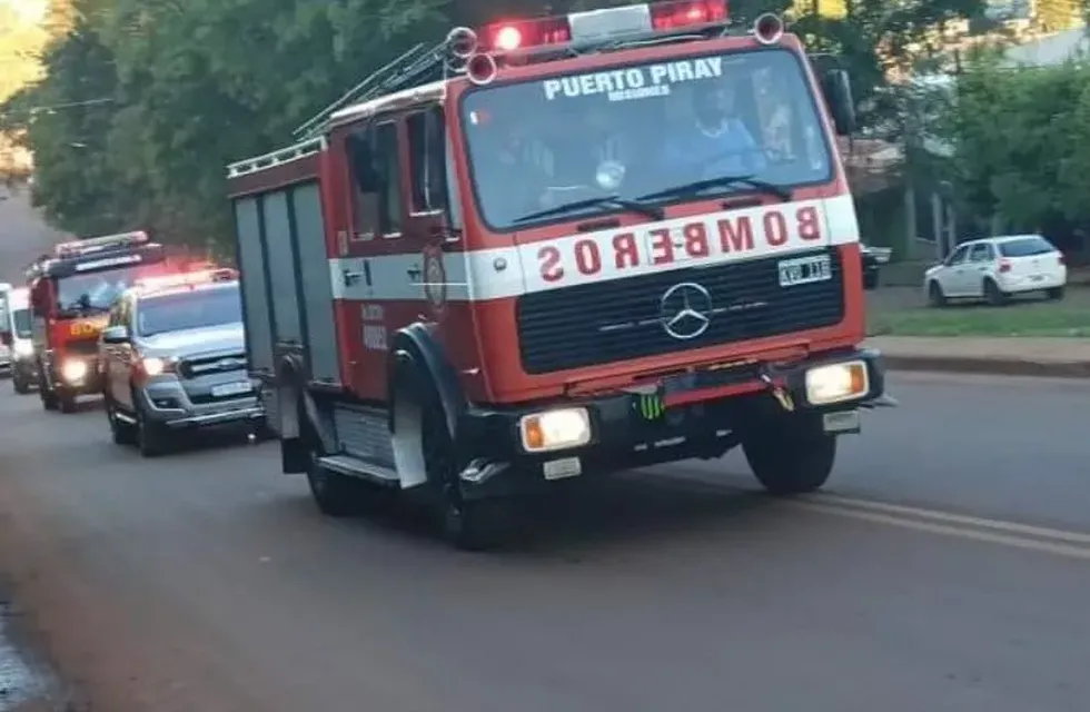 Tradicional caravana de presentación del nuevo coche autobomba de la institución.