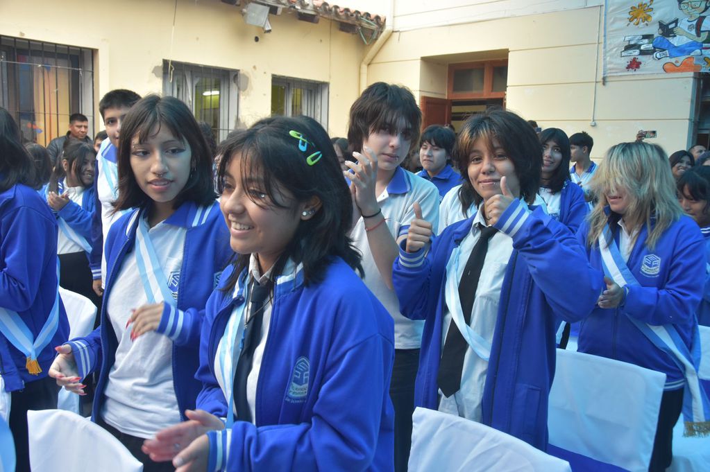 Durante el mes de mayo, alumnos del tercer año del Nivel Secundario, realizan la Promesa de Lealtad a la Constitución Nacional y Provincial en la provincia de Jujuy.