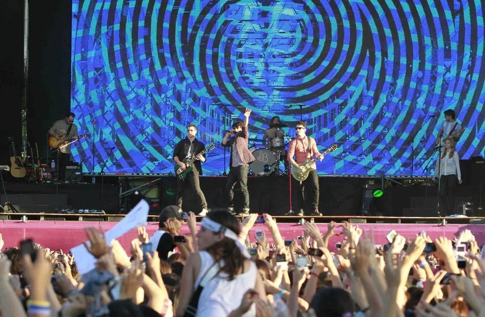 Los Jonas Brothers brindaron un show gratuito en el Parque Sarmiento de Córdoba en 2013.