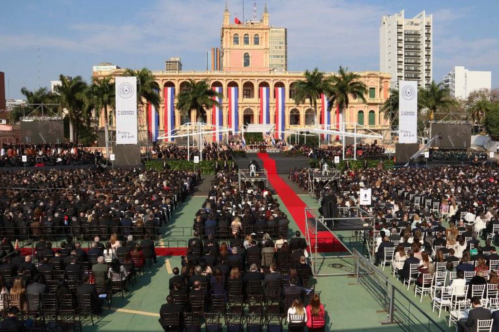 Ceremonia en la sede del palacio de gobierno, en Asunción (crédito: EFE)