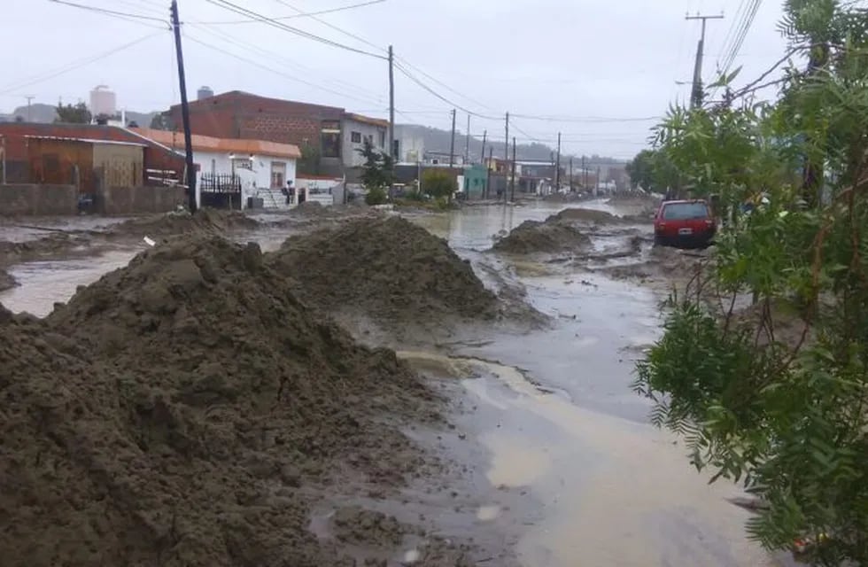 Inundaciones afectan a la ciudad argentina de Comodoro Rivadavia lluvia lluvias fuertes fuerte y persistente Comodoro Rivadavia 7-4-17 quedó devastado ciudad devastada por el agua y por una nueva tormenta con casi 100 mm de lluvia en 24 horas DYN02, CHUBU
