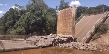 Se derrumbó el puente del Arroyo Pindayti en Alba Posse