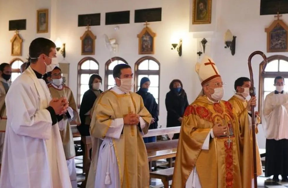 Obispo Eduardo María Taussig y sacerdotes de San Rafael