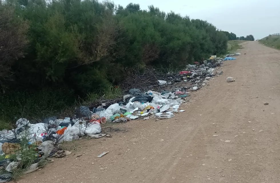 Se solicita a los vecinos no arrojar residuos en lugares no habilitados para tal fin