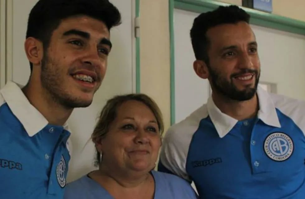 Jugadores de Belgrano en el Hospital de Niños.