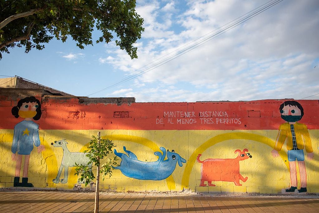En su mural, Jimena Salas apeló al lenguaje infantil.