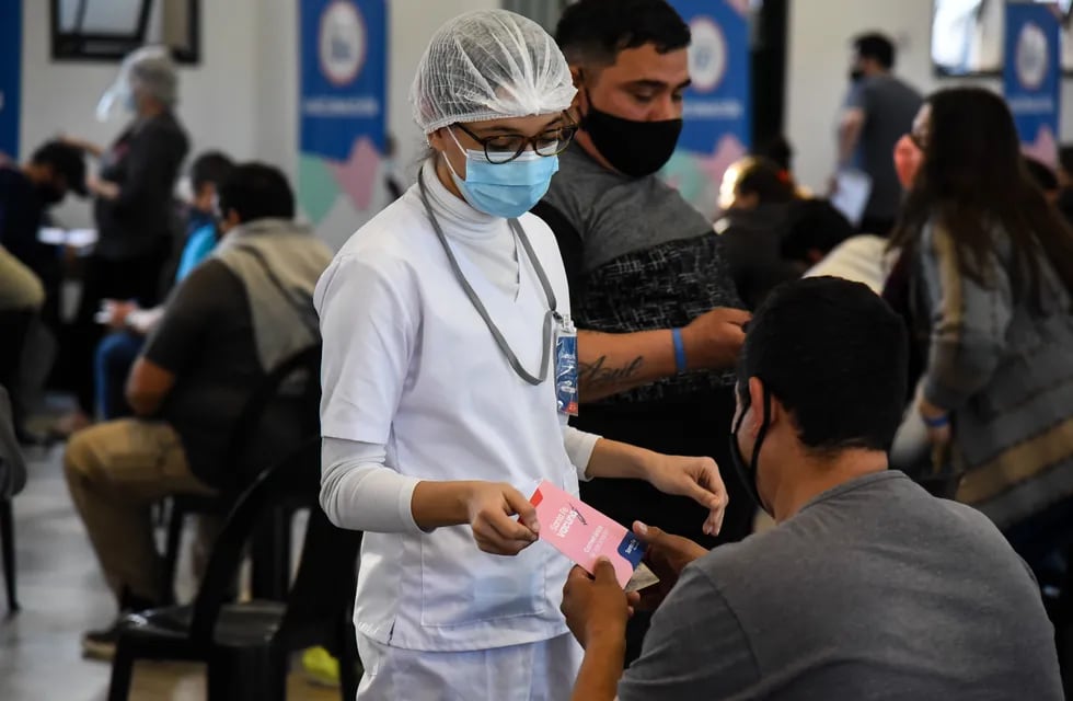 La provincia de Santa Fe notificó 2.729 casos de coronavirus y 63 muertes este miércoles
