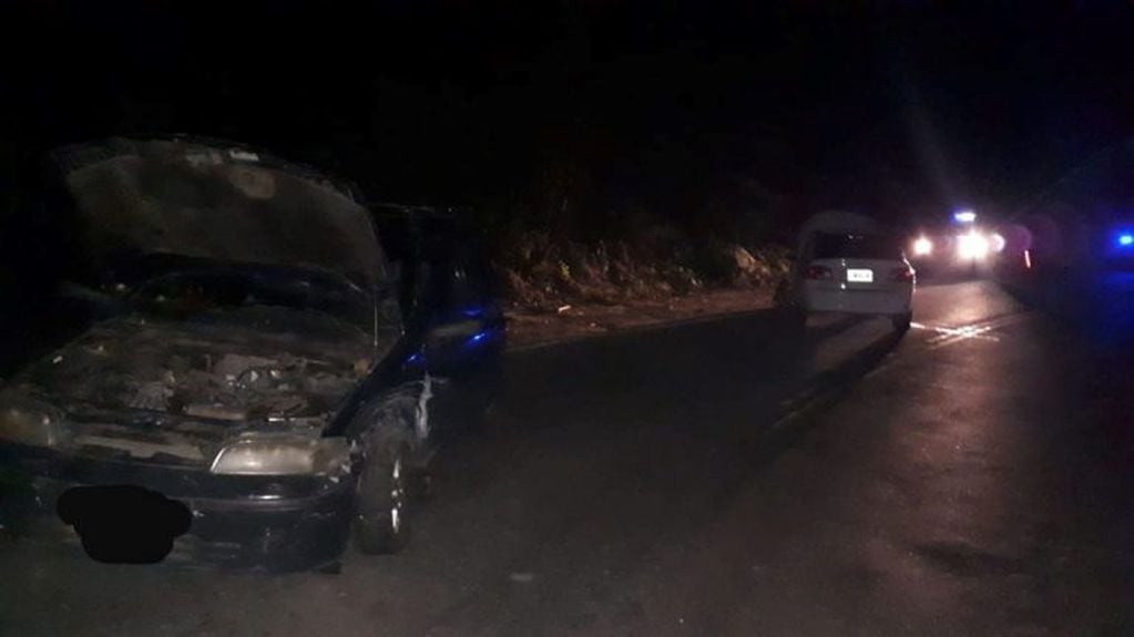 Accidente de tránsito entre dos vehículos en Ruta 5, camino al Valle de Anisacate.