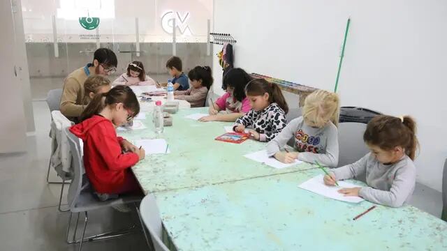 Iniciaron las clases en el Liceo Municipal y en la Escuela de Artes Escénicas (EMAE)