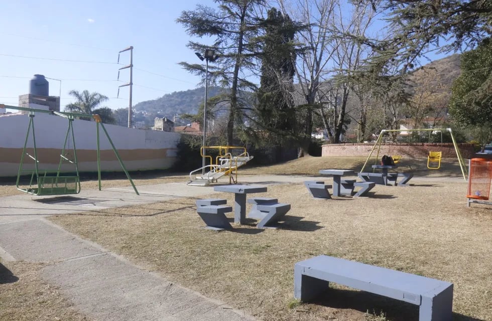 La renovada imagen de la Plaza Chaco en Villa Carlos Paz.