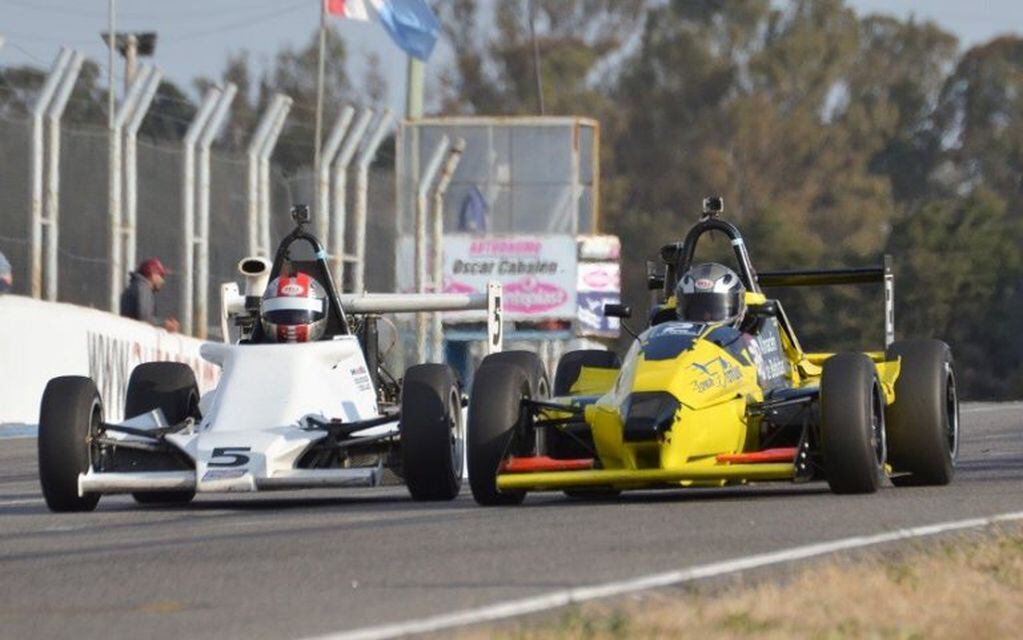 La tradicional Fórmula 3 Cordobesa, con sus monopostos listos para otro inicio de campeonato.