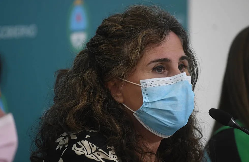 La Ministra de Salud confirmó que los contactos estrechos asintomáticos y con  esquema completo de vacunación no deberán aislarse. Archivo Los Andes