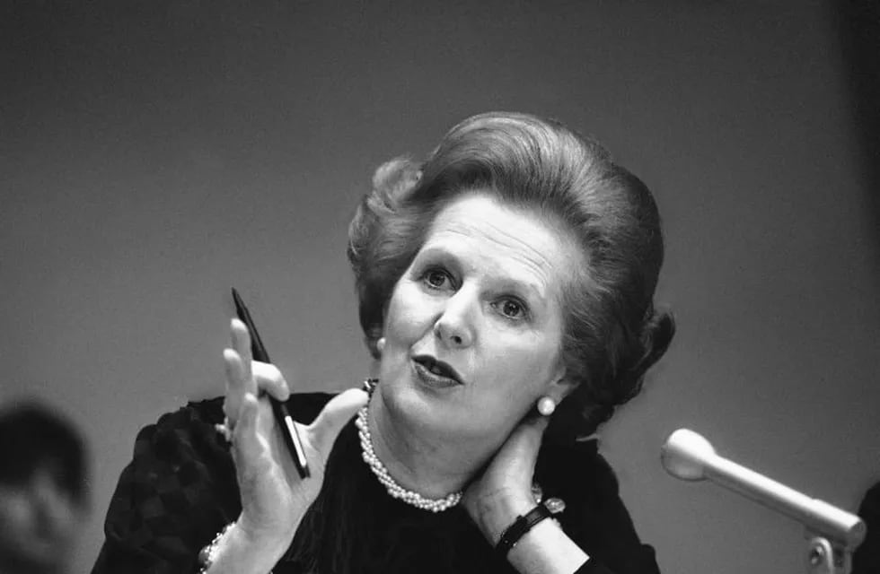 Margaret Thatcher en una conferencia de prensa, en junio de 1982, año de la Guerra.  (AP).