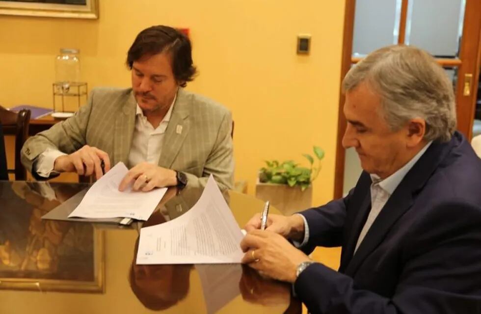 Firma del convenio con el INTI, en la Casa de Jujuy en BA.