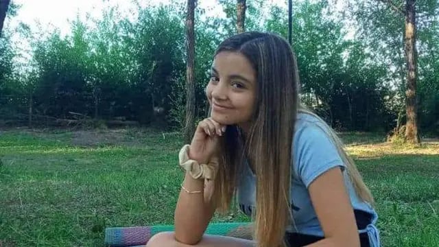Micaela Castro, la joven que necesita operarse de su escoliosis urgentemente