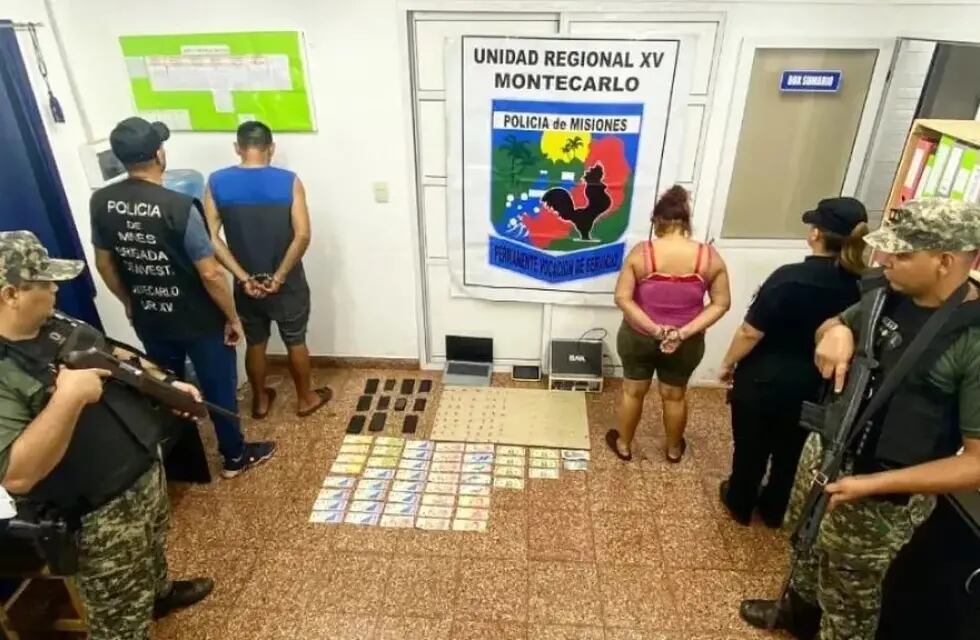 Desarticulan un narcokiosco en Montecarlo: hay una pareja detenida y gran cantidad de droga incautada.
