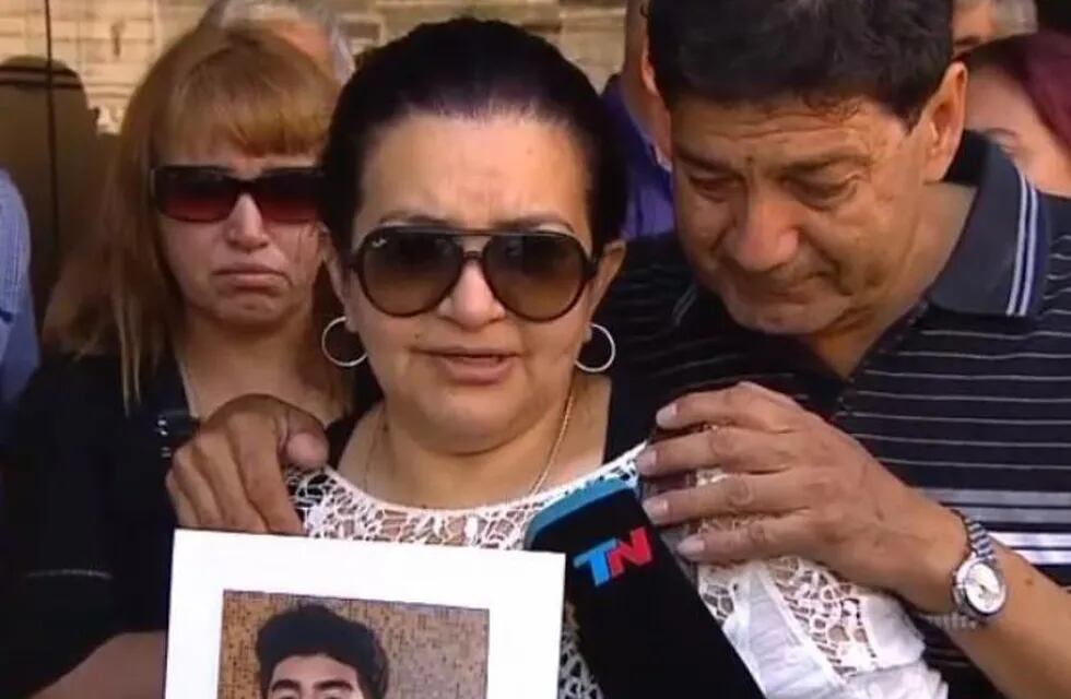 Padres de Fernando Báez Sosa exigiendo justicia.