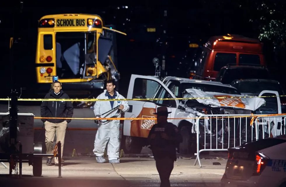 El ataque en Estados Unidos conmocionó a los ex compañeros de las víctimas fatales. (AP)