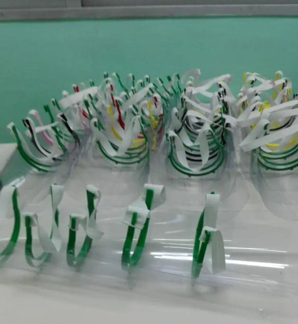 En Caballito fabrican máscaras aptas para el uso de profesionales de la salud (Foto: Gentileza)