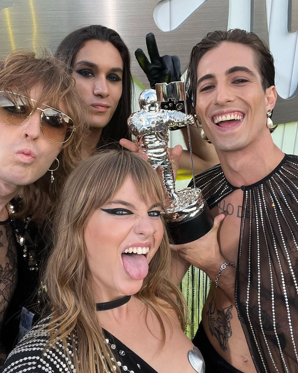 Maneskin fue ganadora de la noche, pero censurada.