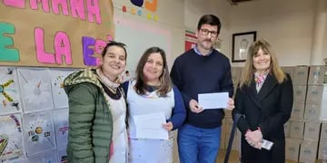 La Rueda Interna de Rotary Tres Arroyos entregó donación a la escuela de la ex Virgen de la Carreta