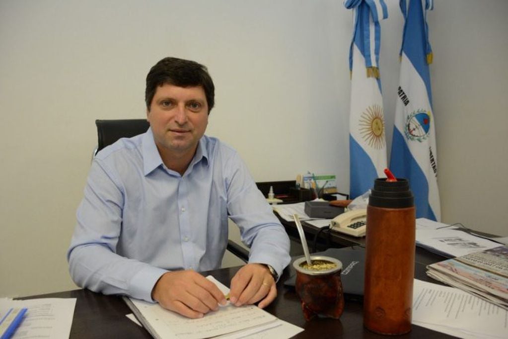 Imagen archivo. Raúl Schiavi, ministro de Industria, Trabajo y Comercio de Corrientes.