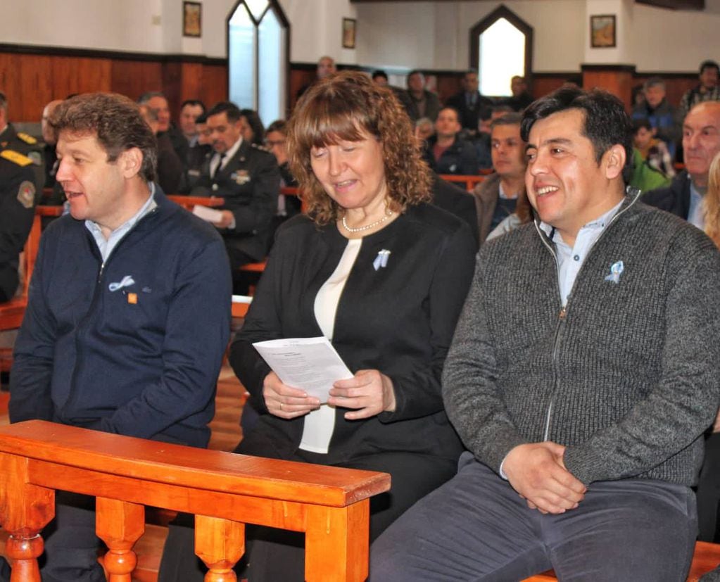 Harrington compartió lugar con el gobernador Gustavo Melella y la vicegobernadora Mónica Urquiza.