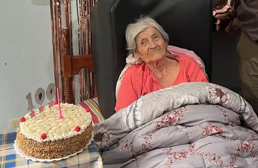 Juana Esther Cortez cumplió 100 años de vida - Arroyito