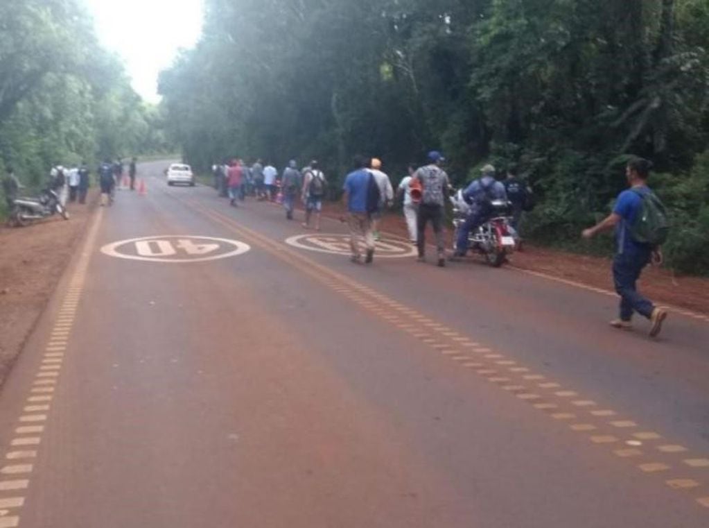 Acceso al aeropuerto de Iguazú.