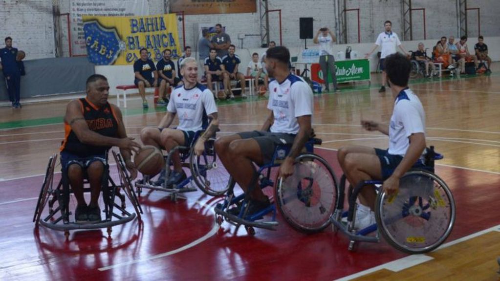 Boca y Bahía Basket jugaron basquet adaptado con atletas de DUBa