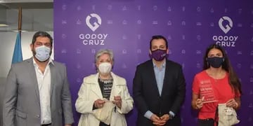 Godoy Cruz entregó la distinción Mujer Notable 2021 a Julia Berón y Celia Tejerina Mackern