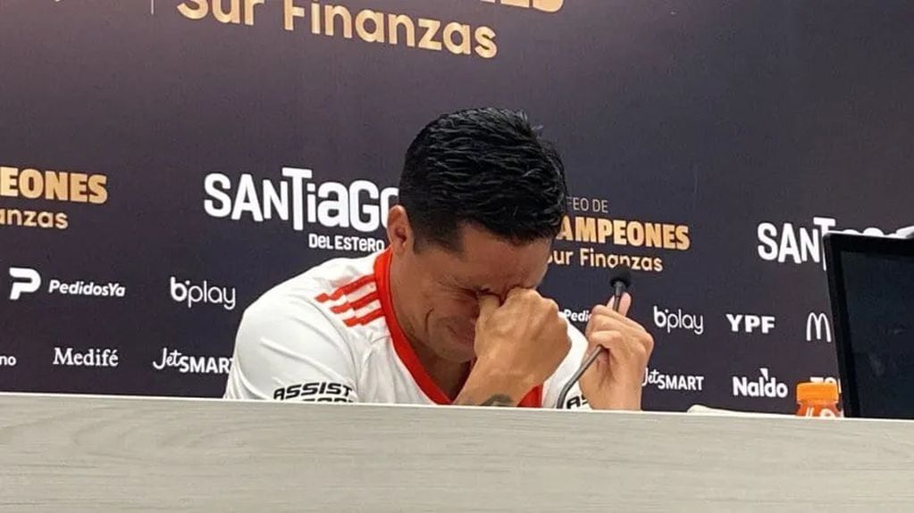 Enzo Pérez envuelto en llanto al anunciar que deja River.