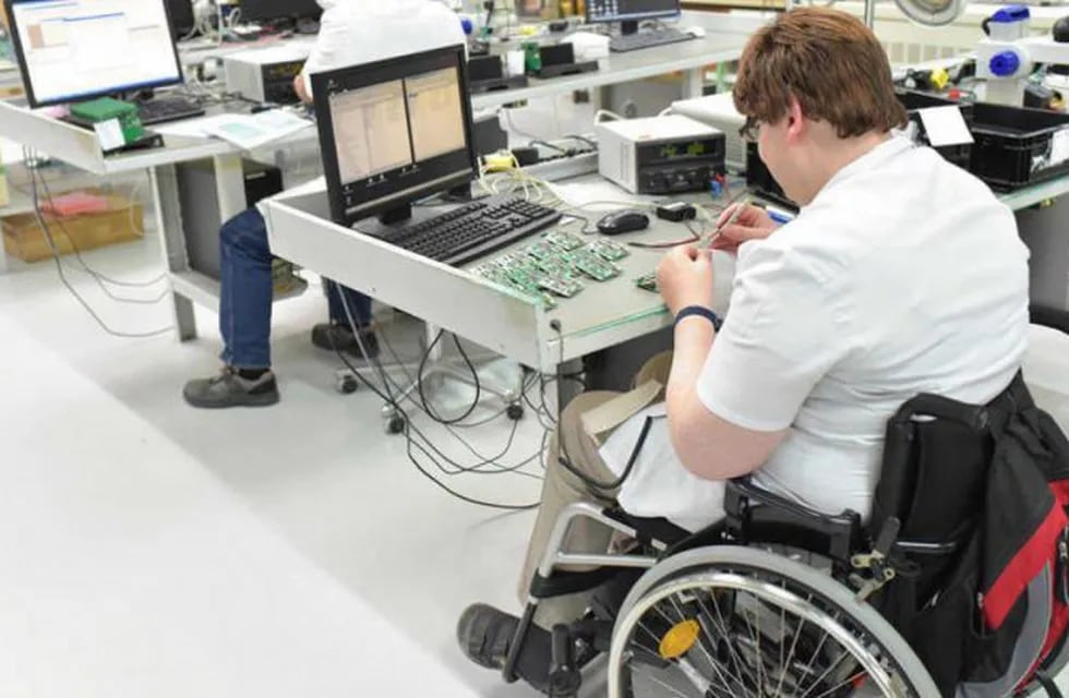 Las personas con discapacidad continuarán cobrando sus pensiones aunque consigan trabajo (Foto: web)