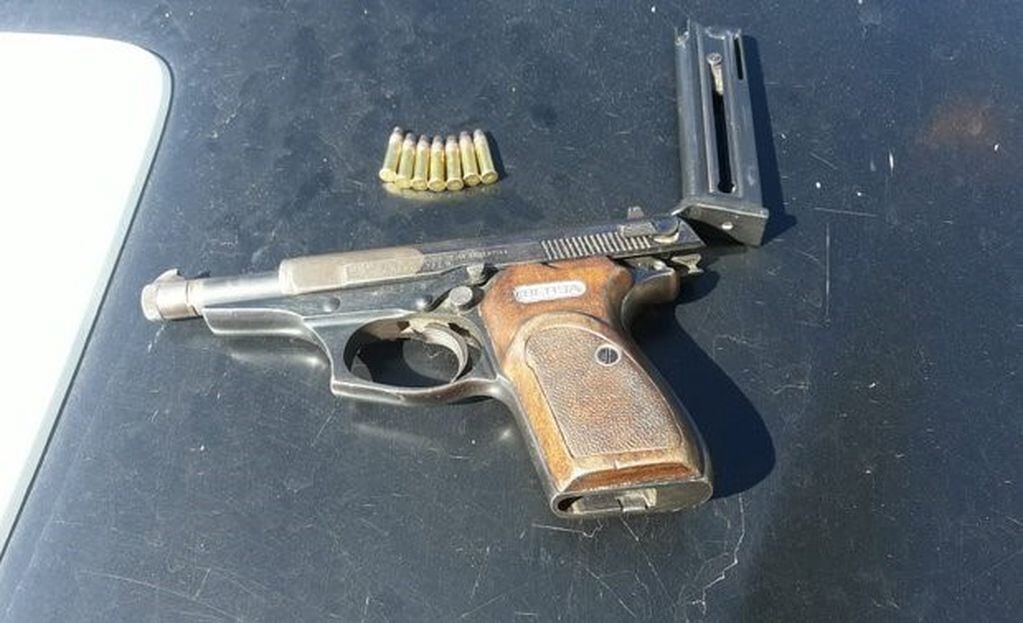 El arma con la que fue encontrado el adolescente de 16 años