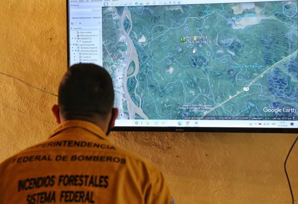 La Provincia promete duplicar las tareas para combatir el fuego en las islas (Gobierno de Santa Fe)