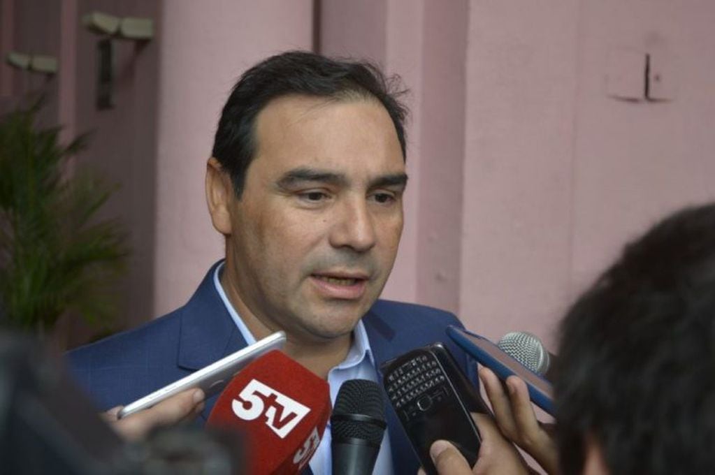 El gobernador de Corrientes determinó asueto administrativo hasta el lunes.