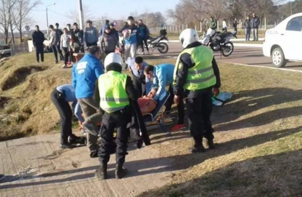 Rescataron a un hombre que cayó al agua (La Arena)