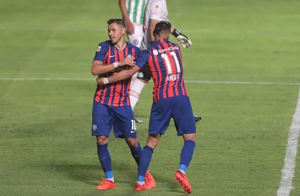 Óscar y Ángel Romero fueron acusados de "romper" el vestuario en San Lorenzo.
