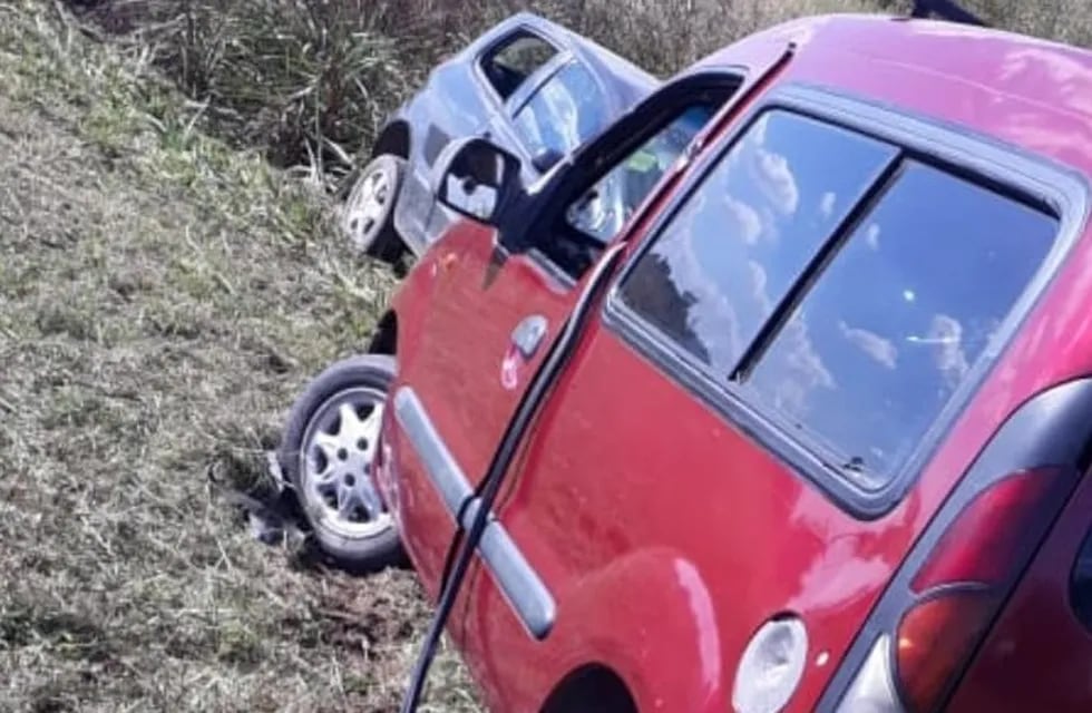 Las víctimas circulaban en Volkswagen Fox y una Renault Kangoo. (@joseljuarezjose)