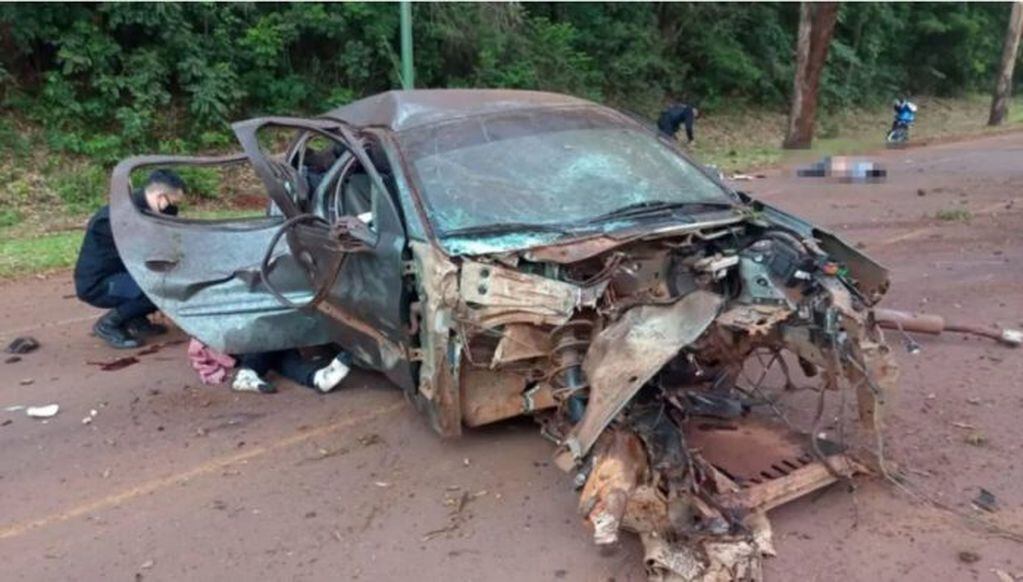 Un conductor lucha por su vida tras un accidente en Apóstoles.