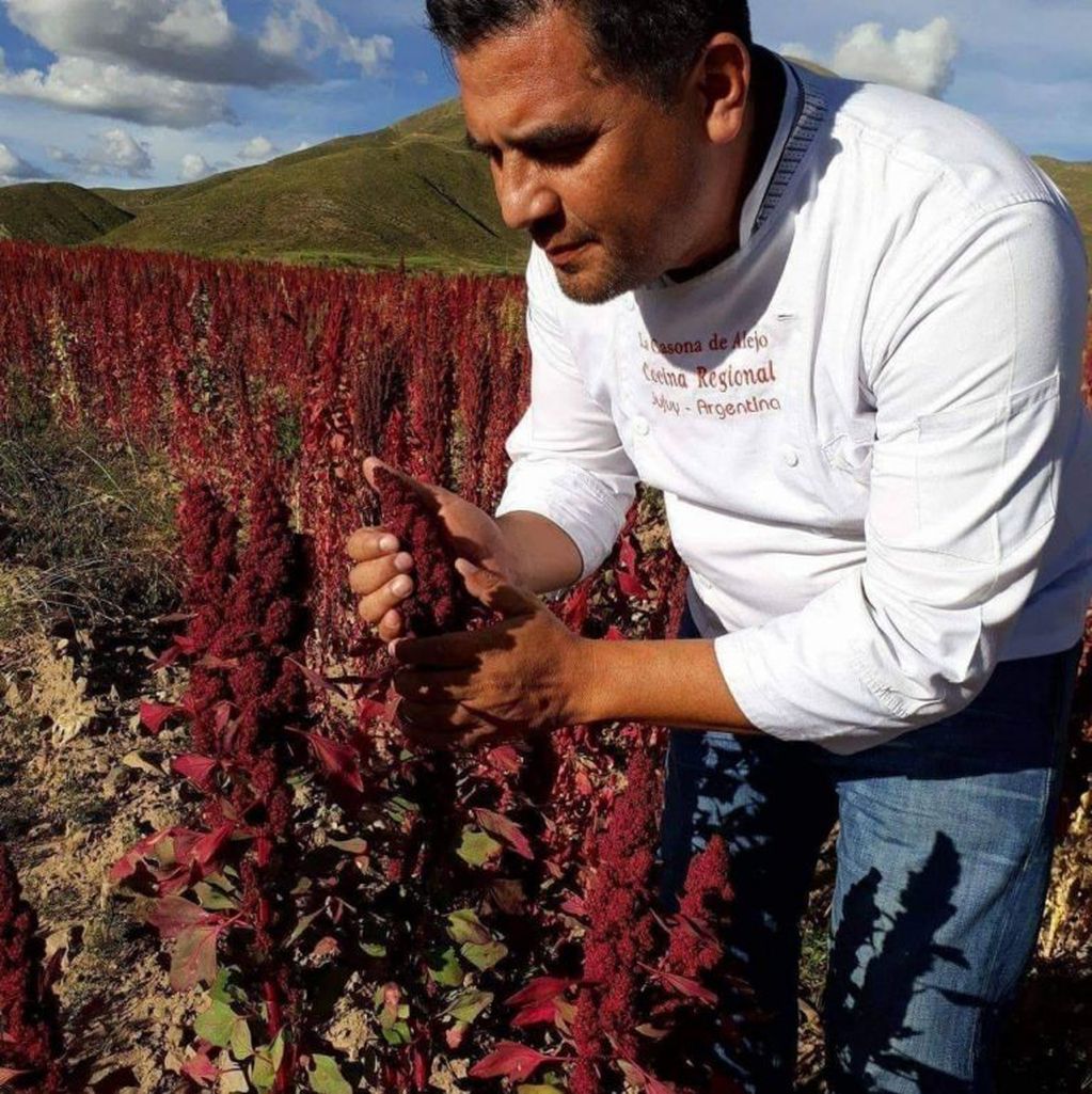 Cristian Duarte, en una plantación de quinua, en la Quebrada de Humahuaca